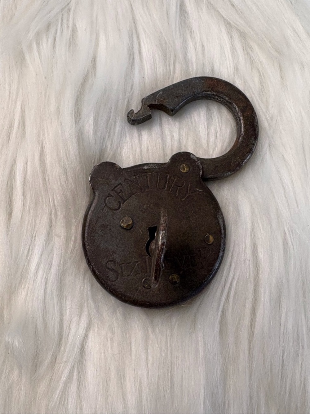 (133)Vintage-Style Brown Iron Padlock - Decorative Home Storage Accent
